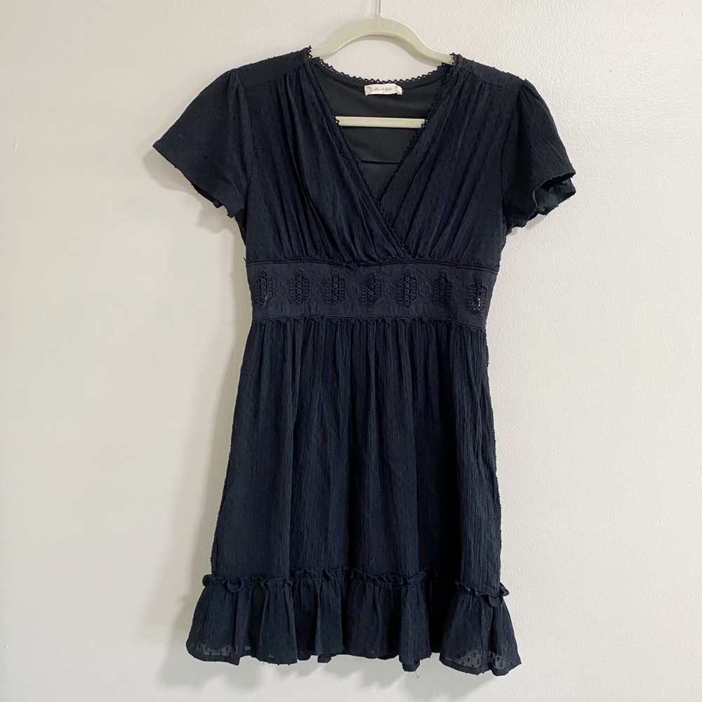 Atlar’d State V-Neck Lace Crochet Waist Dress Size Small